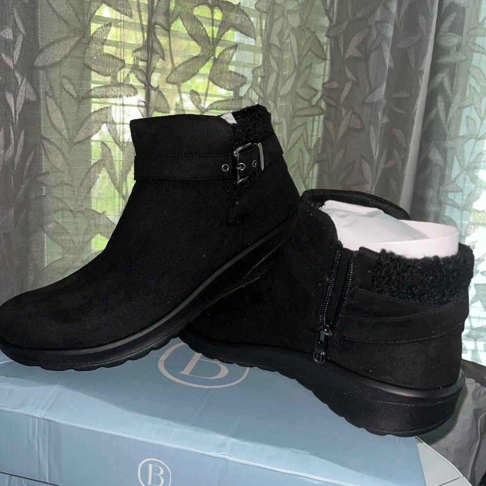 Bzees Women's Round Toe Side Zipper Ankle Boots 10W